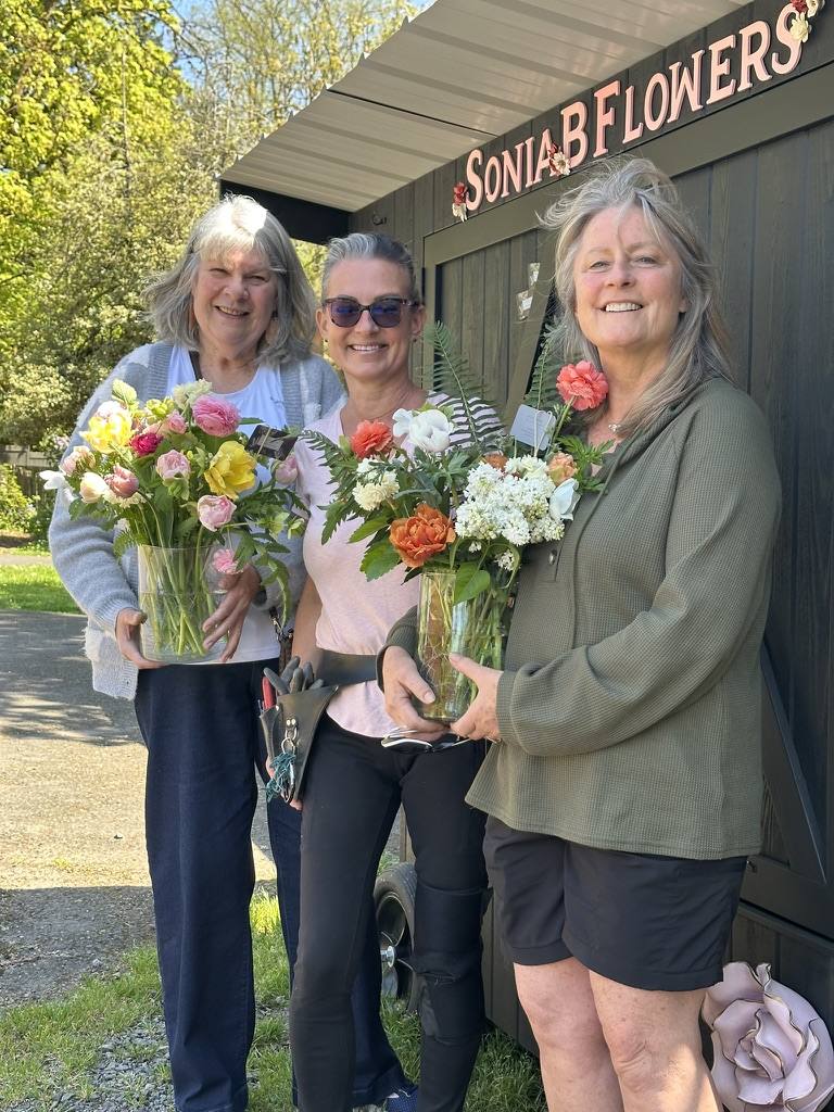 Sonia B Flowers workshop group
